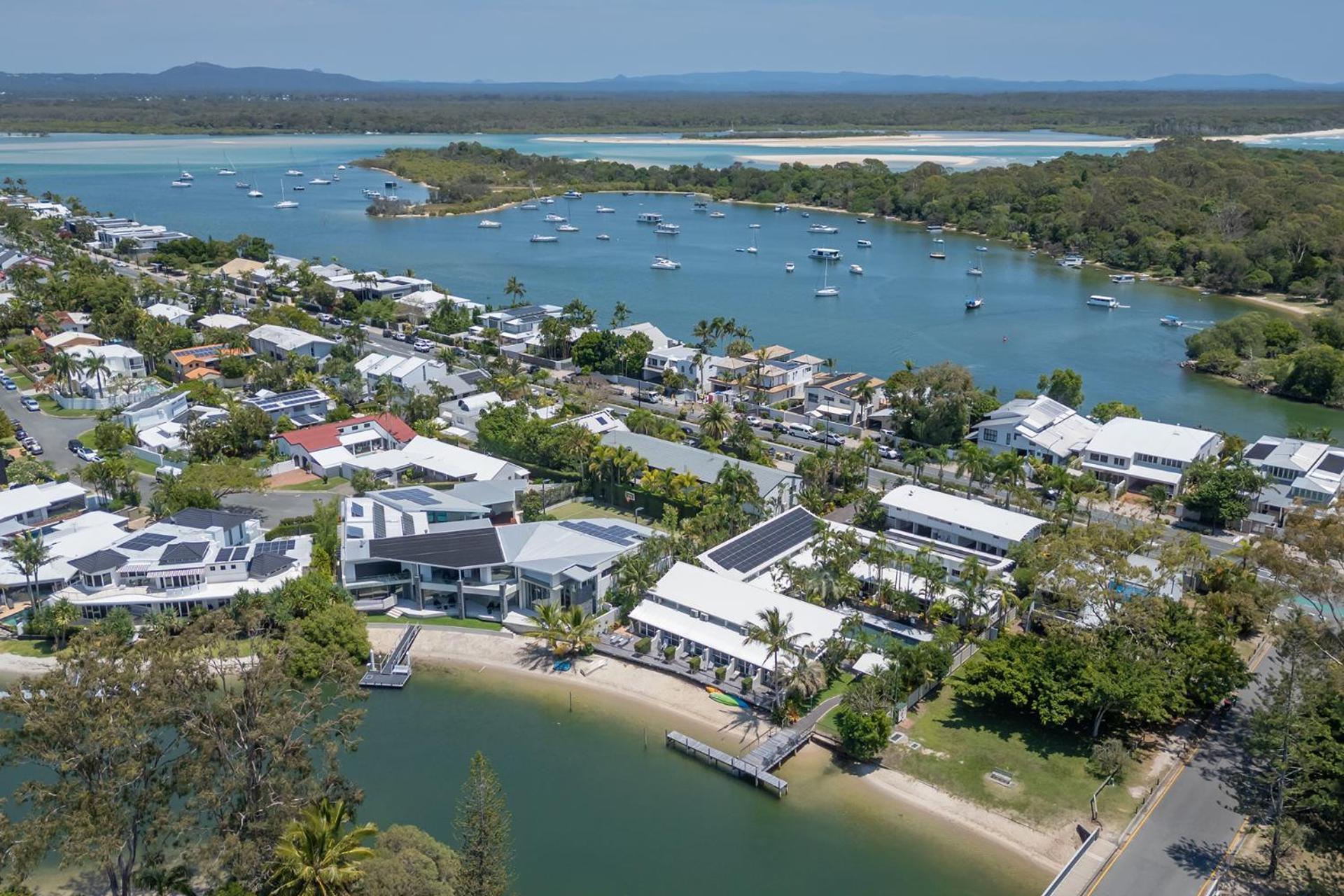 Caribbean Noosa Aparthotel Exterior photo